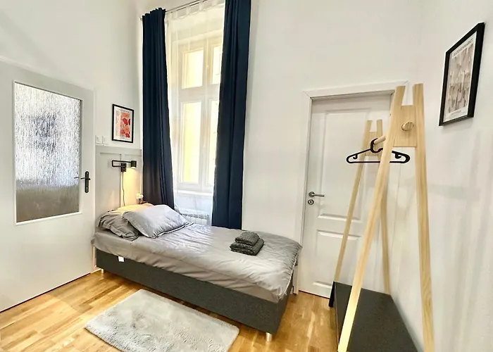 Апартаменты Cozy In Wenceslas Square