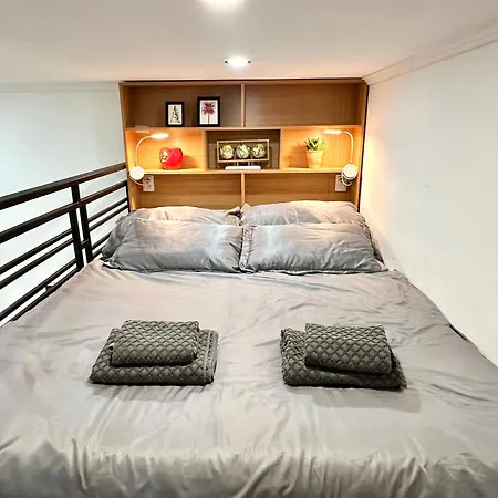 Cozy In Wenceslas Square Apartment