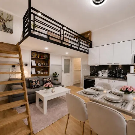Cozy In Wenceslas Square Apartment *