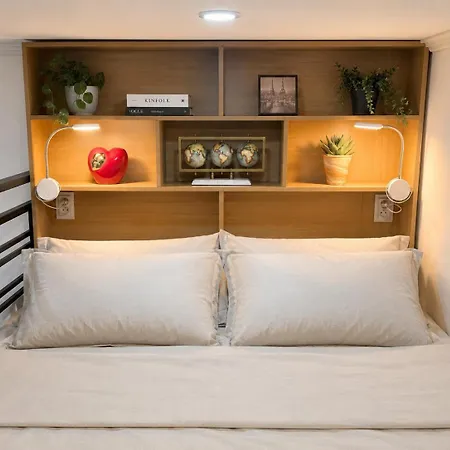 Cozy In Wenceslas Square Apartment